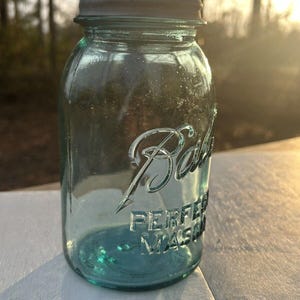 Rare Antique Blue Ball Perfect Mason Jar Blue with original Milk Glass Zinc Lid 1920’s #9. Gorgeous jar ! Has bubbles and a rare shaped 9 image 7