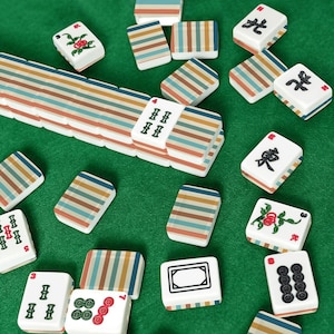 Conjunto de peças de Mahjong americano com padrão de listras do deserto em tons suaves. imagem 5