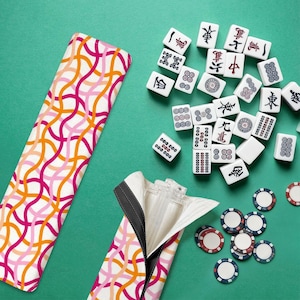 Soportes para empujar fichas de Mahjong transparentes con patrón de dopamina, naranja oscuro, fucsia, rosa y melocotón.