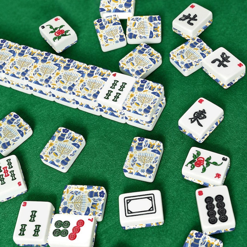 Amerikanische Mahjong Fliesen Set Happy Hanukkah Muster Blau Gelb Weiß Bild 3