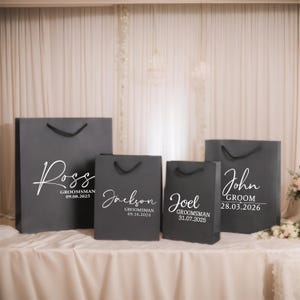 Sacola de presente personalizada para padrinhos, Sacola de presente para padrinhos, Presentes para padrinhos, Lembrancinhas de casamento, Sacola de presente personalizada, Sacolas de presente para festa de casamento,