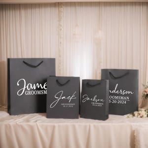 Personalized Groomsmen Gift Bag, Best Man Gift Bag, Personalized Gift Bag, Groomsmen Gifts,  Wedding Favors,Gift Bags for Wedding Party,
