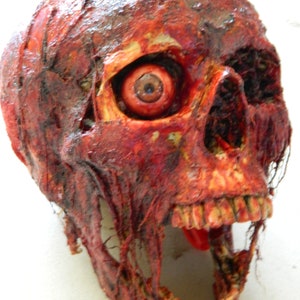 Halloween Horror Prop - Lebensgroßer realistischer Bloody Larry Skull Corps Kopf
