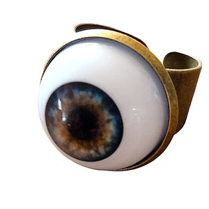 Realistic Adjustable Eyeball Ring (18mm eye) wide band Antique Brass with acrylic eye Steampunk, Halloween, Costume, Cosplay, Evil Eye