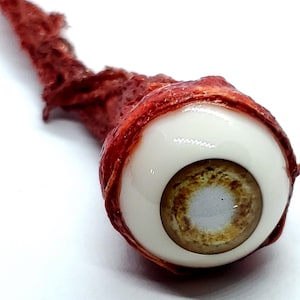Accesorio de Halloween: horror realista de tamaño natural arrancado del globo ocular, persiana marrón