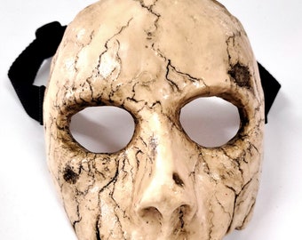 HALLOWEEN Cracked Dolly Face Resin mask