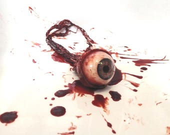 Bloody Ripped Out Eyeball — Realistic Life-Size Halloween Horror Prop