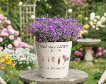 Personalized Nana's Garden Plant Pot, Birth Month Flower Pot, Custom Grandma's Garden, Gift for Grandma Garden, Perfect for Mother's Day