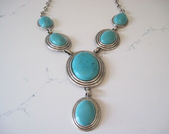 Vintage Howlite Turquoise Necklace Large Stone Southwestern Style Cabochons and Antiqued Silver Tone Bezels and Chain