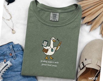 Camiseta Silly Goose para Professores, Cores Confortáveis, Camiseta para Volta às Aulas, Presente para Professores do Ensino Fundamental, Clube de Professores Silly Goose, A039