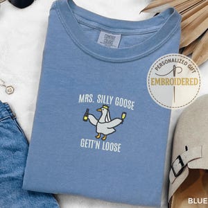 Besticktes Dummes Gans Braut Shirt, Lustiges Gänse Liebhaber Tshirt, Ehepaar Passendes Shirt, Hochzeitsgeschenk, Luxus Bachelorette, R011