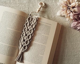 Macrame bookmarks | personalized | gift idea | gift | handmade | boho macrame | boho decor | minimalist | bookmarks