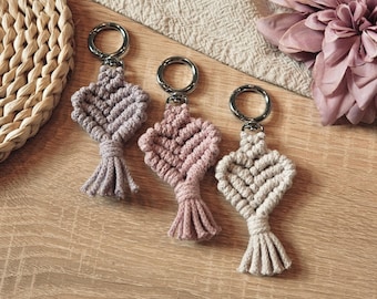 Macrame keychain | Heart pendant | Boho | Gift idea | Gift | Handmade | Boho macrame | Mother's Day gift | Gift for Mom