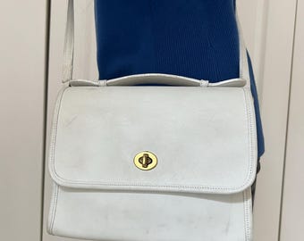 vintage Coach white leather Cross body Court bag style 9870 USA.