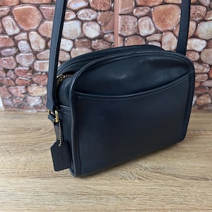 Vintage Coach Dark Navy Leather Crossbody Shoulder Mini Bag Style