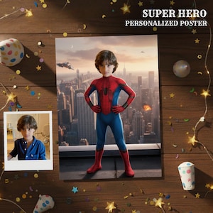 以下が含まれることがあります： 「SUPER HERO」と「PERSONALIZED POSTER」の文字が入ったパーソナライズされたポスターには、スパイダーマンのコスチュームを着た子供が、都市景観を背景に立っています。子供の小さな写真も含まれています。