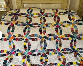 Quilt King Multi Colored Scrappy Double Wedding Ring Quilt