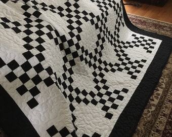 Quilt Black and White Double Irish Chain Queen