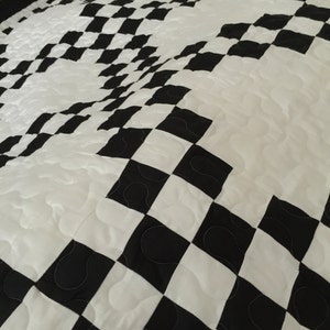 Quilt Black and White Double Irish Chain Queen image 4