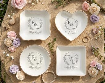 Custom Engagement Ring Dish, Wedding Gifts for Couple, Engaged Jewelry Dish for Her, Wedding Gifts for Couple