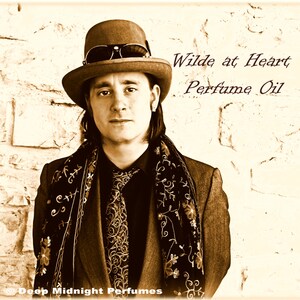 Wilde at Heart Perfume Oil - Cappuccino, Myrrh, Candied Pecans, Blood Orange, Vanilla Bean - Oscar Wilde