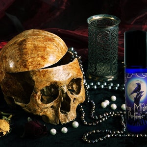 ASHES OF LOVE™ Perfume Oil -  White Tea, Violets, Soft musk - Gothic Perfume - Artisan Perfume Oil
