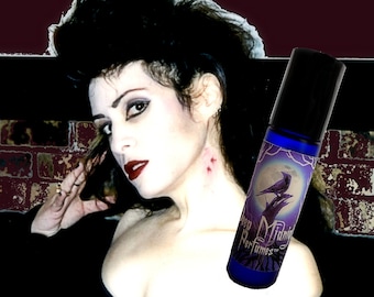 VAMPYRE'S KISS Perfume Oil - Black Cherry, Egyptian Musk, Patchouli - Gothic Perfume - Vampire Perfume - Dracula