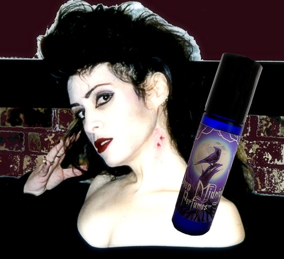 VAMPYRE'S KISS Perfume Oil Black Cherry, Egyptian Musk