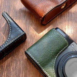 Ricoh GR III Retro Half Case, Vegan Leather Camera Protector, Magnetic Battery Access