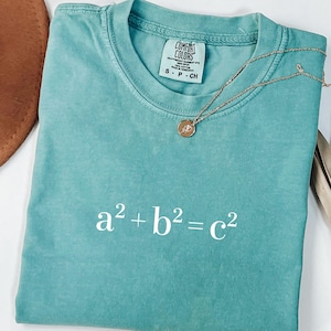 Maglietta con il teorema di Pitagora, maglietta matematica minimalista, t-shirt con formule geometriche, colori confortevoli, regalo per studenti di ingegneria, abbigliamento per insegnanti di scienze