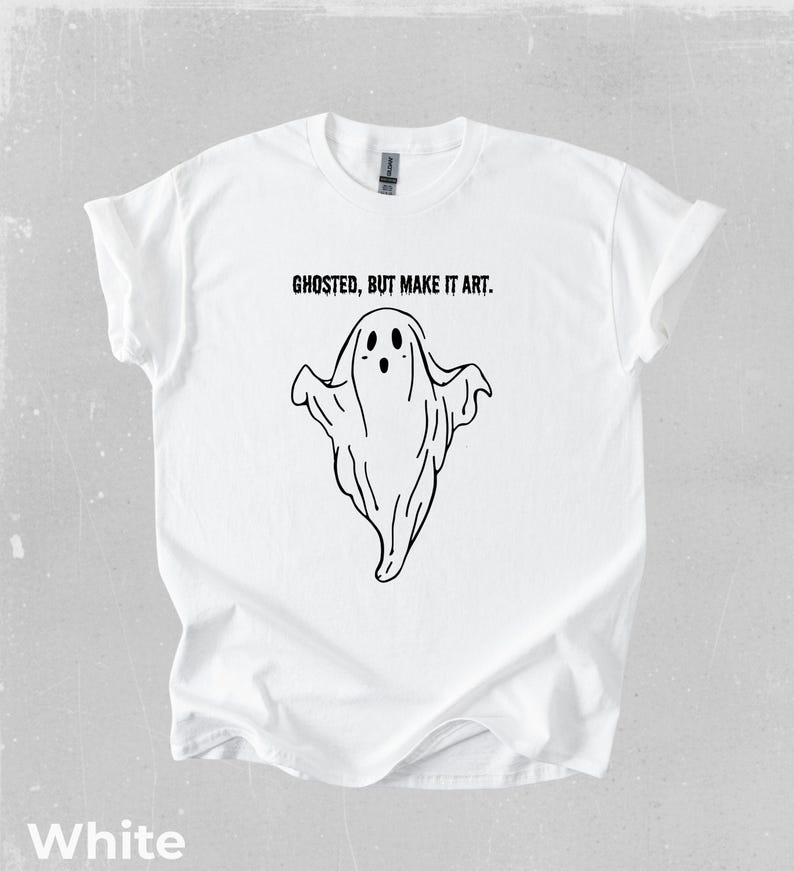 Maglietta minimalista con fantasma, maglietta spettrale di Halloween, elegante maglietta monocromatica, design moderno di Halloween, maglietta con fantasma di Halloween, regalo per lei immagine 2