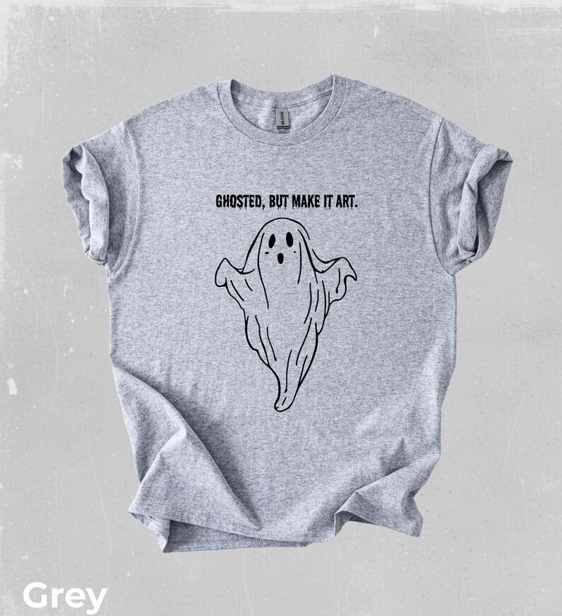 Maglietta minimalista con fantasma, maglietta spettrale di Halloween, elegante maglietta monocromatica, design moderno di Halloween, maglietta con fantasma di Halloween, regalo per lei immagine 3