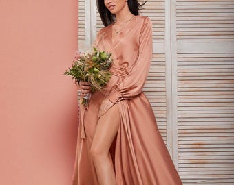 Robe longue portefeuille en satin de soie pêche pêche, robe mère de la mariée élégante à manches longues