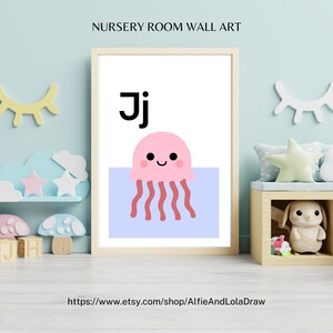 J come Medusa - Stampa da parete con alfabeto per la cameretta dei bambini / Decorazione per la cameretta dei bambini con tema oceano / Poster educativo dalla A alla Z / Regalo per baby shower / Realizzato su ordinazione