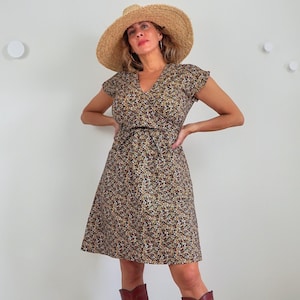 Vintage 70&#39;s Petite Cherry Motif Floral Print Unique Tie Back Handmade Bohemian A-Line Short Sleeve Ruffle Cotton Boho Knee Pocket Dress
