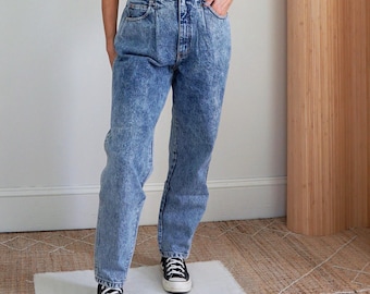 Vintage 80s Acid Wash Denim Jeans – High Waist Pleated Tapered Leg, 28" Waist