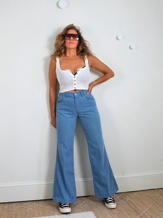 Vintage 70s Big Yank Bell Bottom Jeans – Chambray Wide Leg, 28 