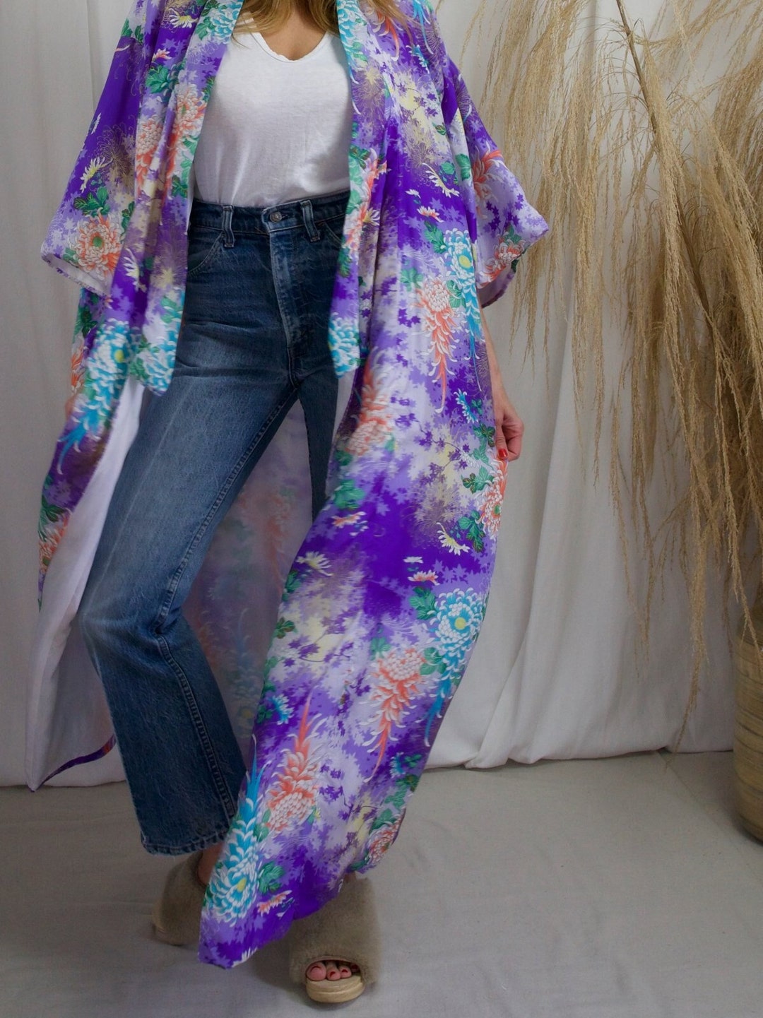 Japan Purple Robe Vintage Traditional Japanese Chrysanthemum Asian Purple Floral Print ...