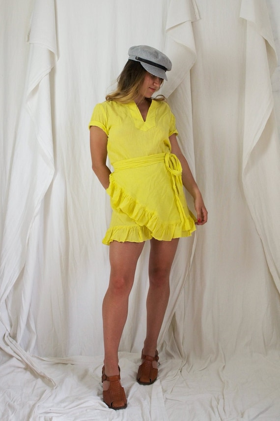 Vintage 70's Canary Yellow Flirty Wrap Ruffle Cot… - image 1