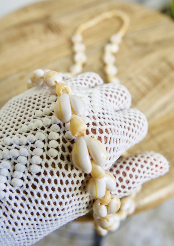 Vintage 70's Handmade Natural Seashell Cowrie Lon… - image 4