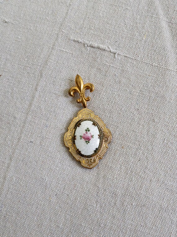 Vintage 40's Painted Rose Guilloche Fleur De Lis … - image 5