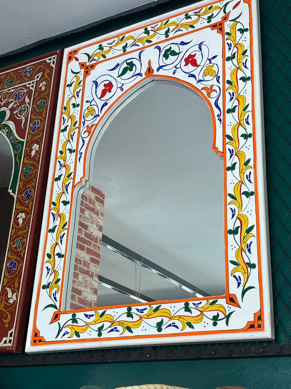 ハンドメイドのモロッコミラー – 骨象嵌風アーチ型壁掛けミラー、花の