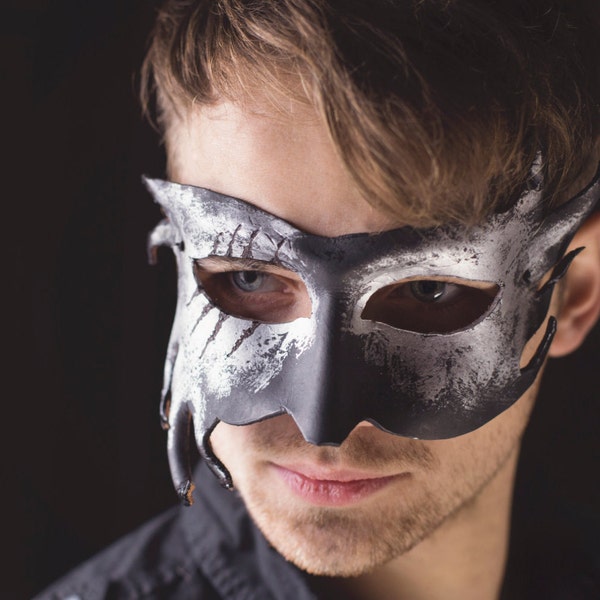 Black scratched leather mask | Silver or Gold