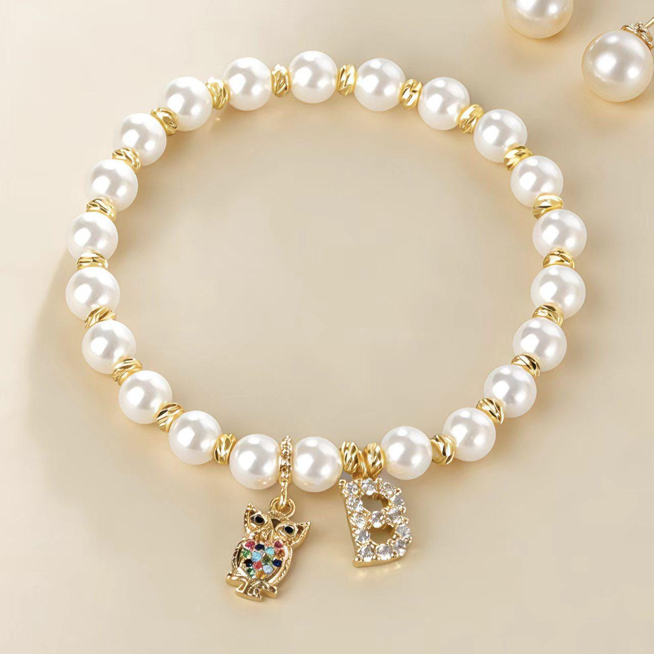 Personalized Owl Bracelet, Letter Charm Bracelet, Pearl Beaded Jewelry, Meaningful Gift for Her, Cut