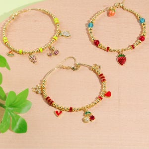 Dainty Gold Beaded Fruit Charm Bracelet – Strawberry, Cherry & Grape – Cute Summer Jewelry Gift for Women Girls