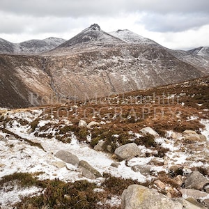 Slieve Bearnagh nevado, condado de Down - Impresión fotográfica de paisajes irlandeses