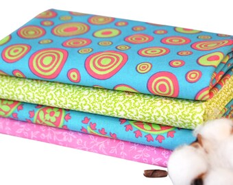 Pink Circles on Teal 4 Fat Quarters Bundle, 1 yard total