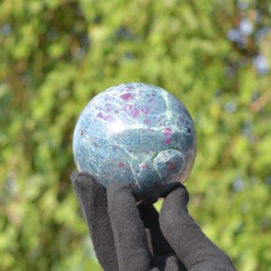 82MM Blue Ruby Kyanite Stone Sphere Minerals Healing Crystal Metaphysical And meditation Sphere Ball