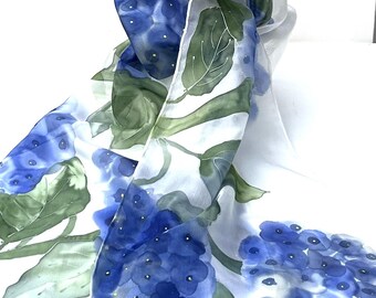 Bufanda de seda con hortensias azules pintadas a mano – Ponge 5 Accesorio floral ligero