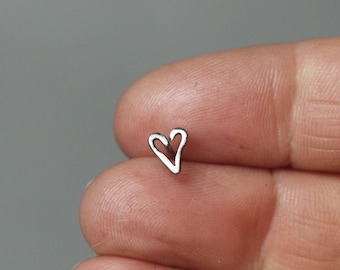 Heart niobium nose stud